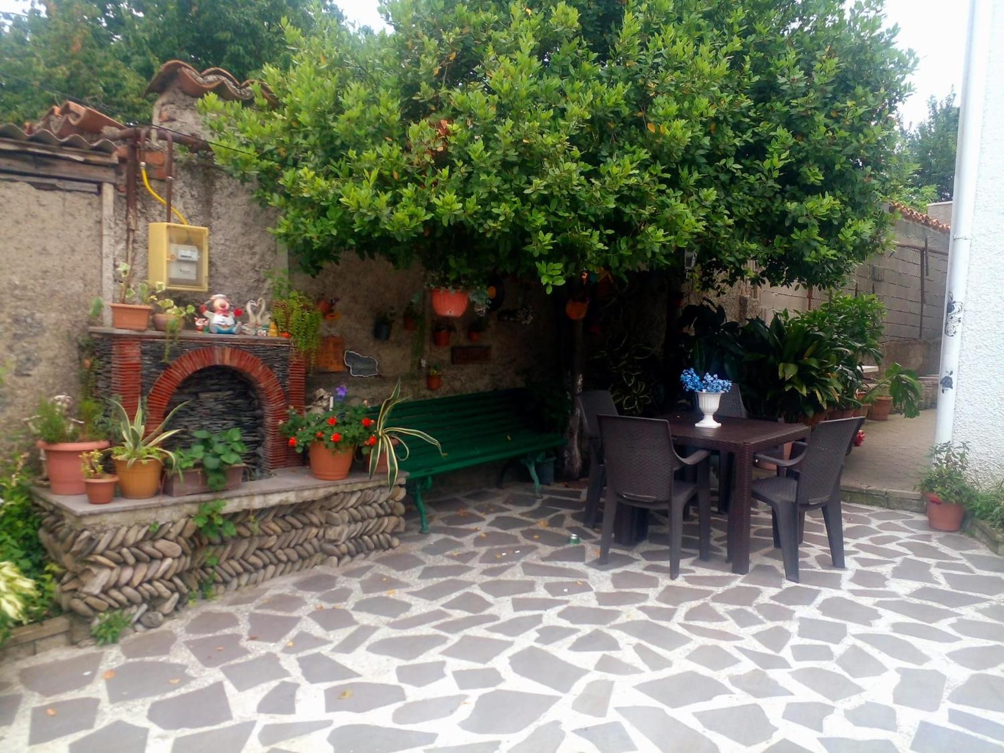 Guesthouse Giorgi Telavi Bagian luar foto