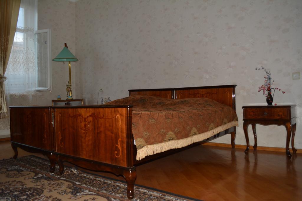 Guesthouse Giorgi Telavi Bagian luar foto