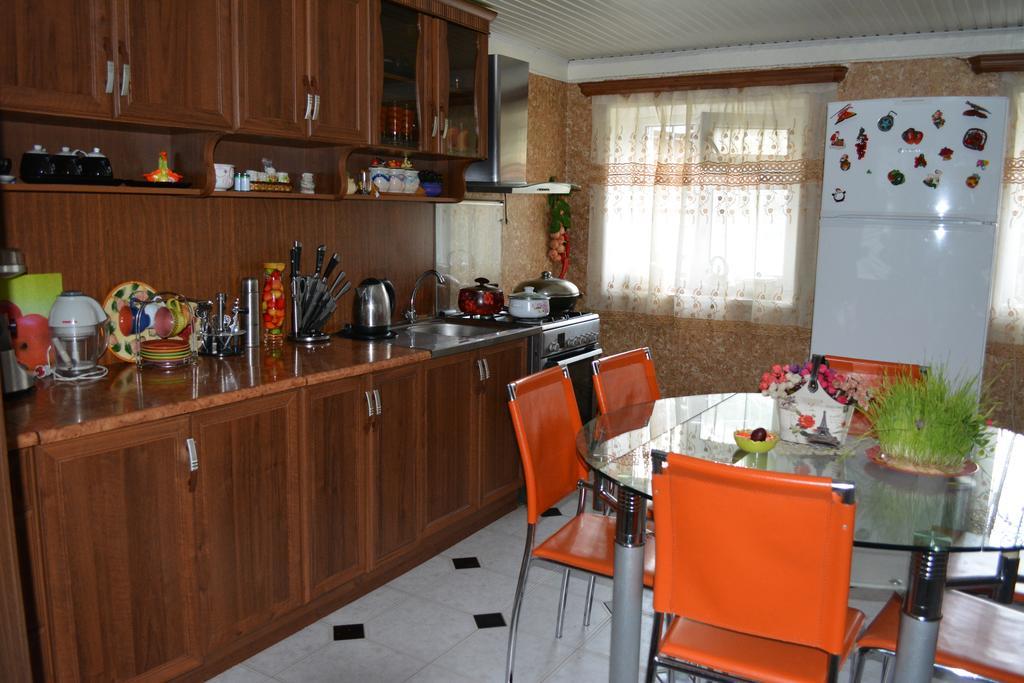Guesthouse Giorgi Telavi Bagian luar foto